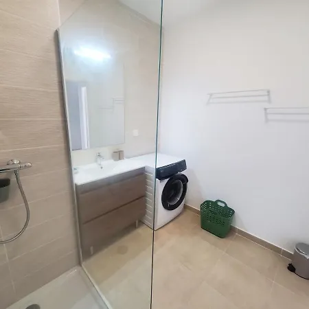 Grand Neuf, 2 Chambres, Belles Prestations, Emplacement Ideal דירה